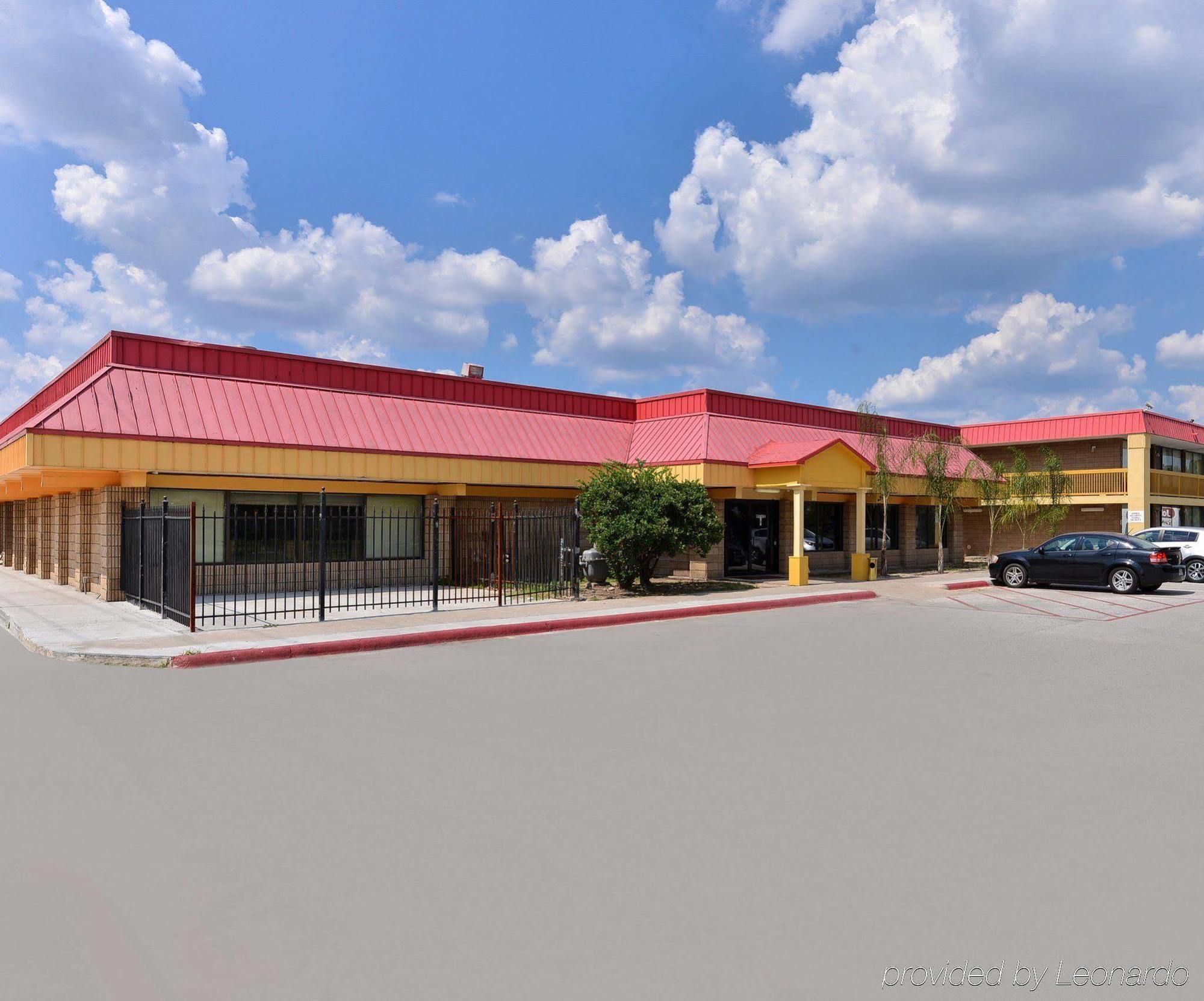 North Villa Inn Spring Exterior photo